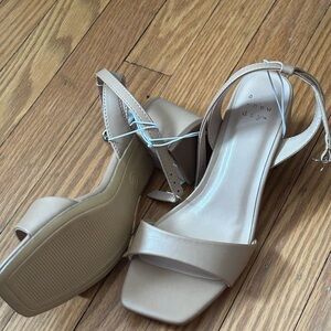 NWT New Day Sonora shoes Wom Sz 6 Tan open toe w strap, mem foam, Wedding, Proms